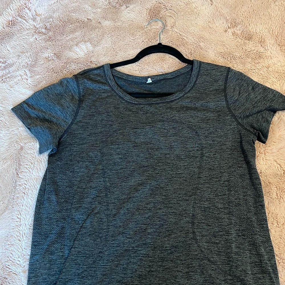 Gray Lulu T-shirt